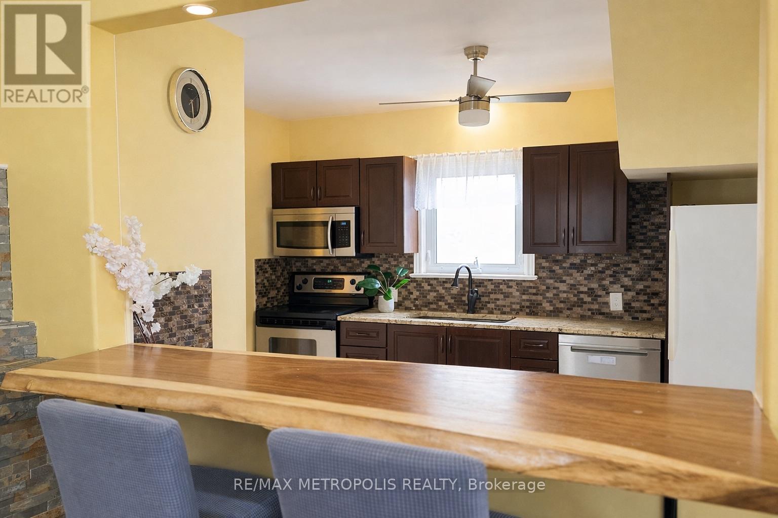 159 York Street, St. Catharines, Ontario  L2R 6E9 - Photo 6 - X12954088