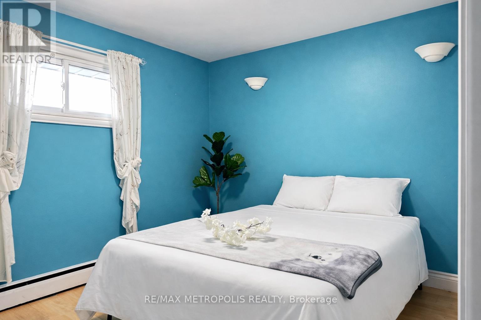 159 York Street, St. Catharines, Ontario  L2R 6E9 - Photo 9 - X12954088