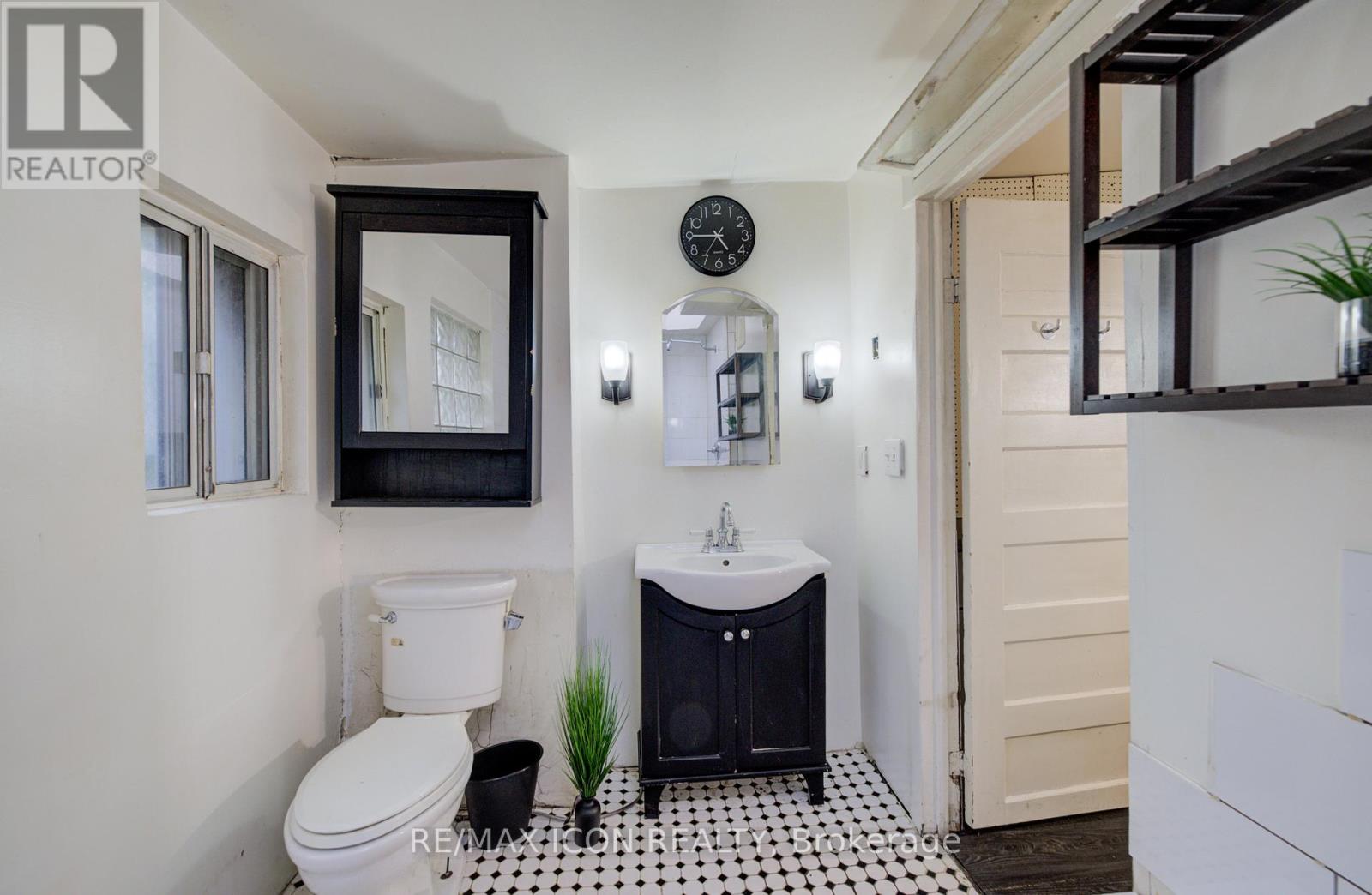 898 Eastern Avenue, Toronto, Ontario  M4L 1A4 - Photo 23 - E12947794