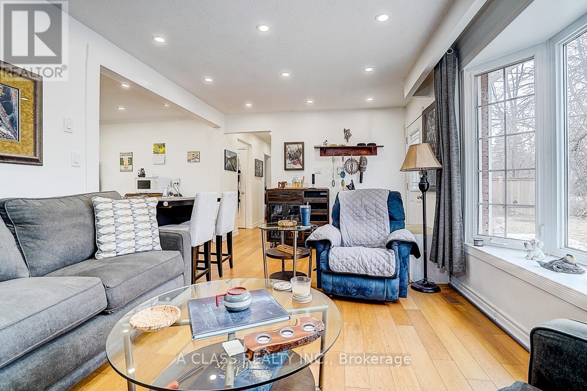 298 Annshiela Drive, Georgina, Ontario  L4P 3A5 - Photo 16 - N12938836