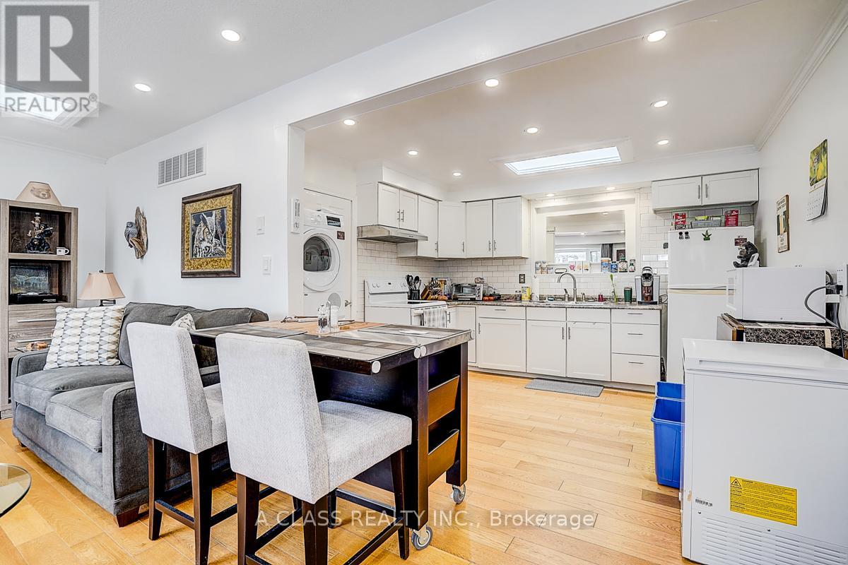 298 Annshiela Drive, Georgina, Ontario  L4P 3A5 - Photo 18 - N12938836