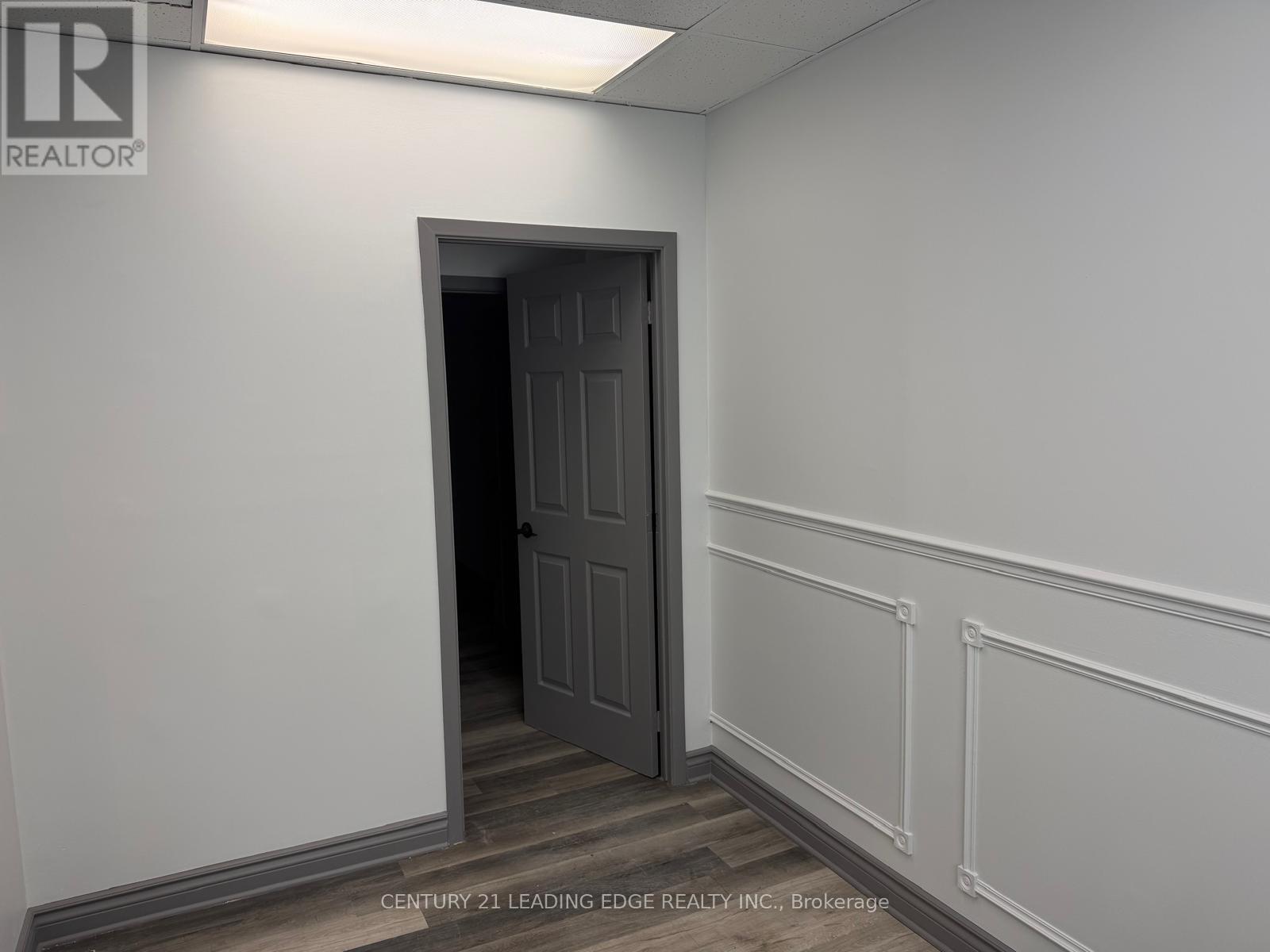 15 - 167 Applewood Crescent, Vaughan, Ontario  L4K 4K7 - Photo 5 - N12892524