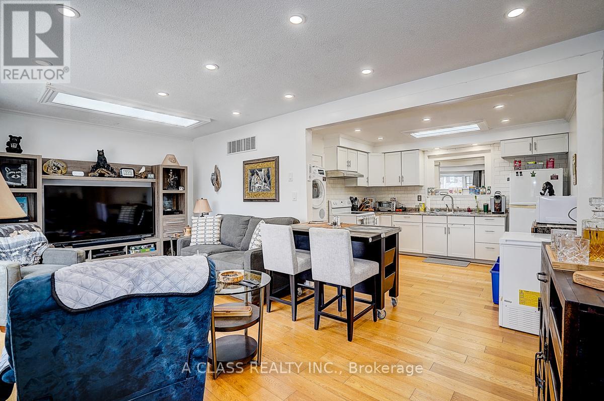 298 Annshiela Drive, Georgina, Ontario  L4P 3A5 - Photo 15 - N12938836