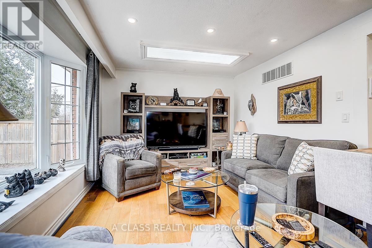 298 Annshiela Drive, Georgina, Ontario  L4P 3A5 - Photo 14 - N12938836