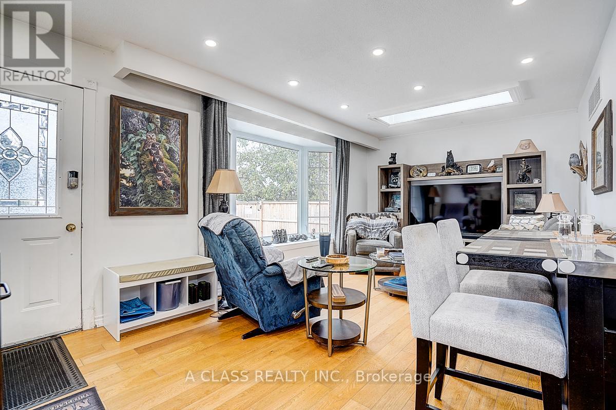 298 Annshiela Drive, Georgina, Ontario  L4P 3A5 - Photo 17 - N12938836