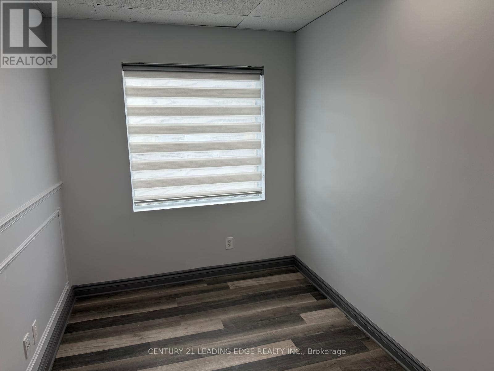 15 - 167 Applewood Crescent, Vaughan, Ontario  L4K 4K7 - Photo 6 - N12892524