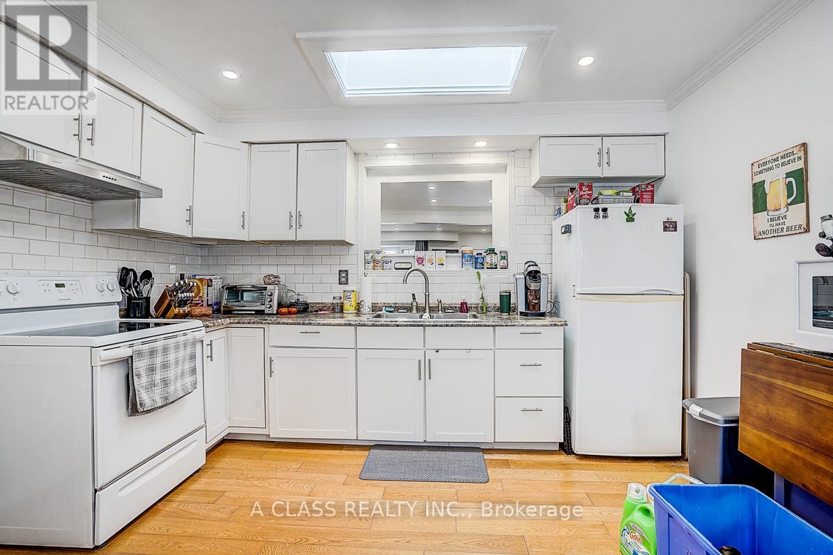 298 Annshiela Drive, Georgina, Ontario  L4P 3A5 - Photo 21 - N12938836