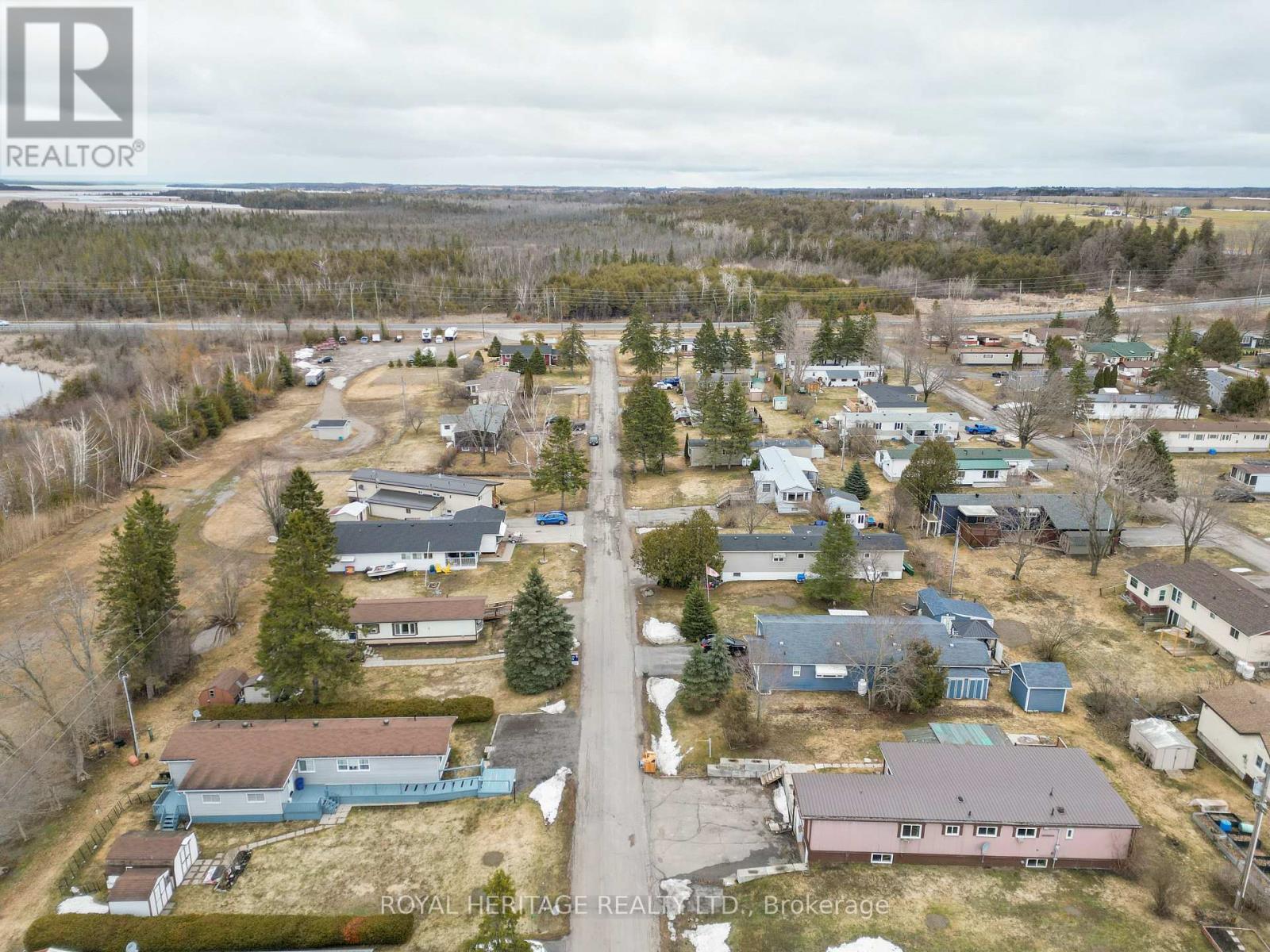 16 Fenelon Way, Kawartha Lakes, Ontario  K9V 4R1 - Photo 33 - X12952358