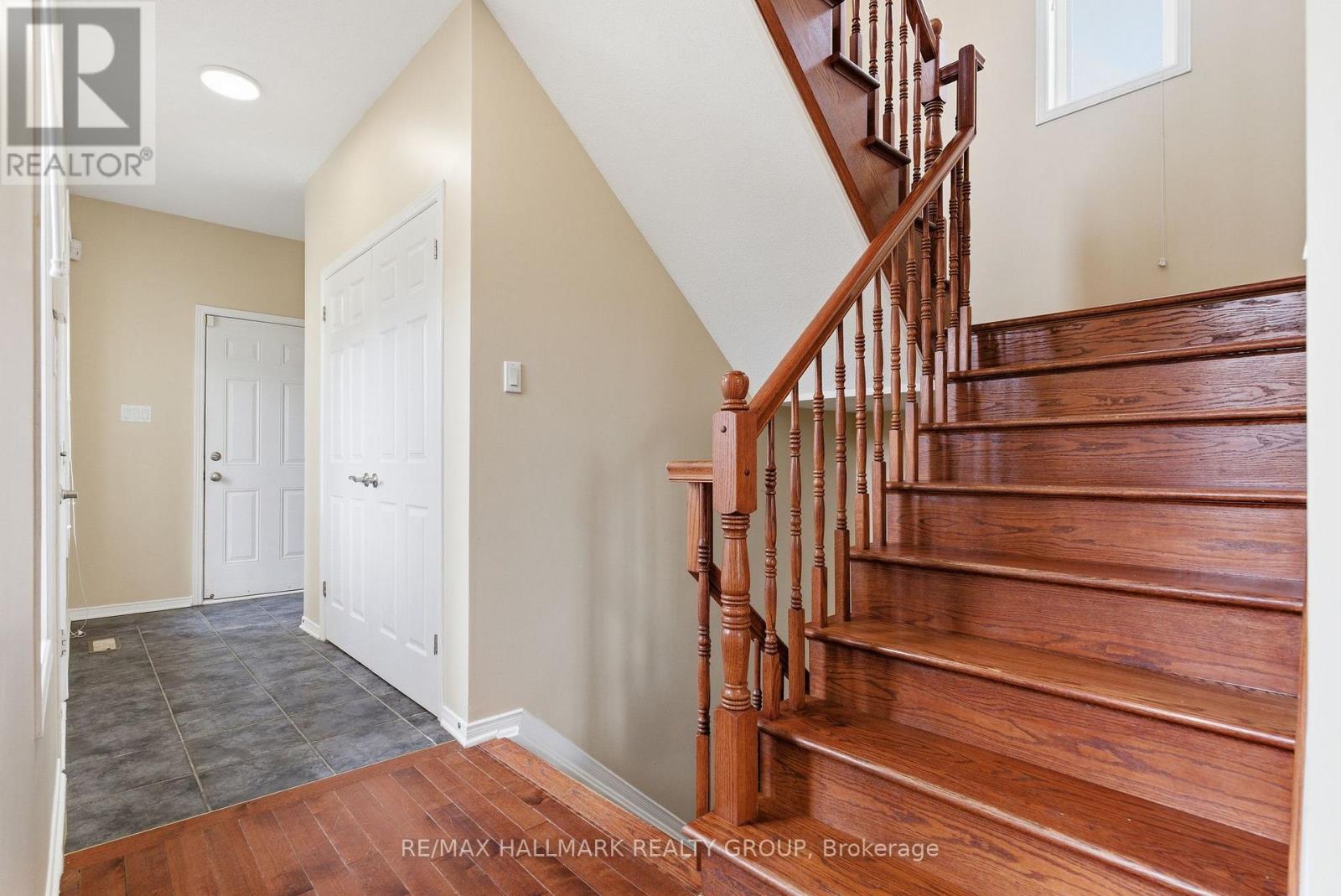 303 Parkin Circle, Ottawa, Ontario  K1T 4G8 - Photo 16 - X12954020