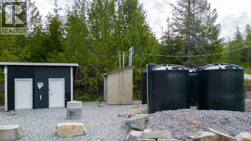 9384 Stephens Way, Halfmoon Bay, British Columbia  V7Z 1G9 - Photo 3 - R3106780