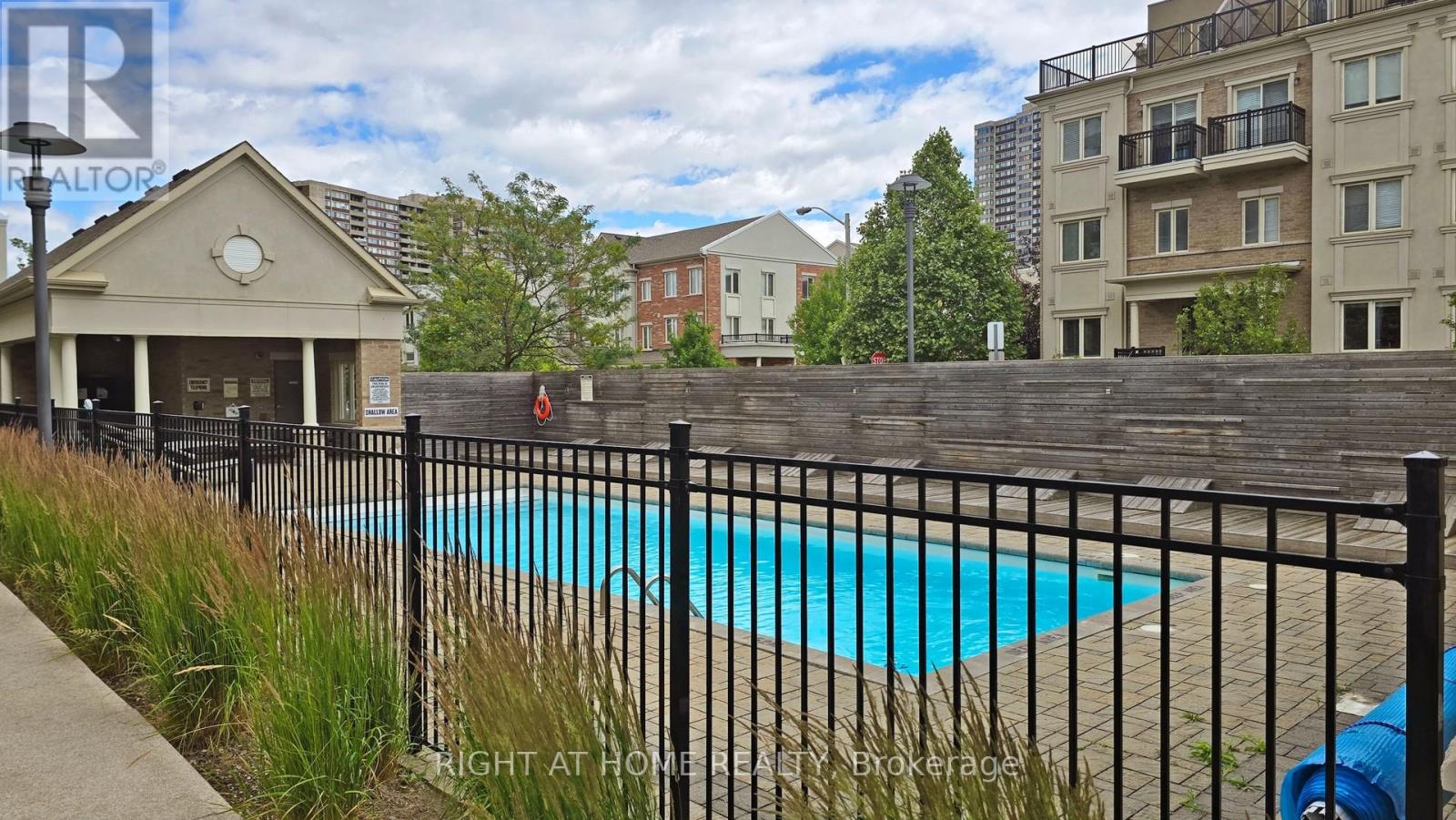 258 - 19 Coneflower Crescent, Toronto, Ontario  M2R 0A5 - Photo 2 - C12954428