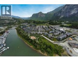 38043 HELM WAY, Squamish, British Columbia