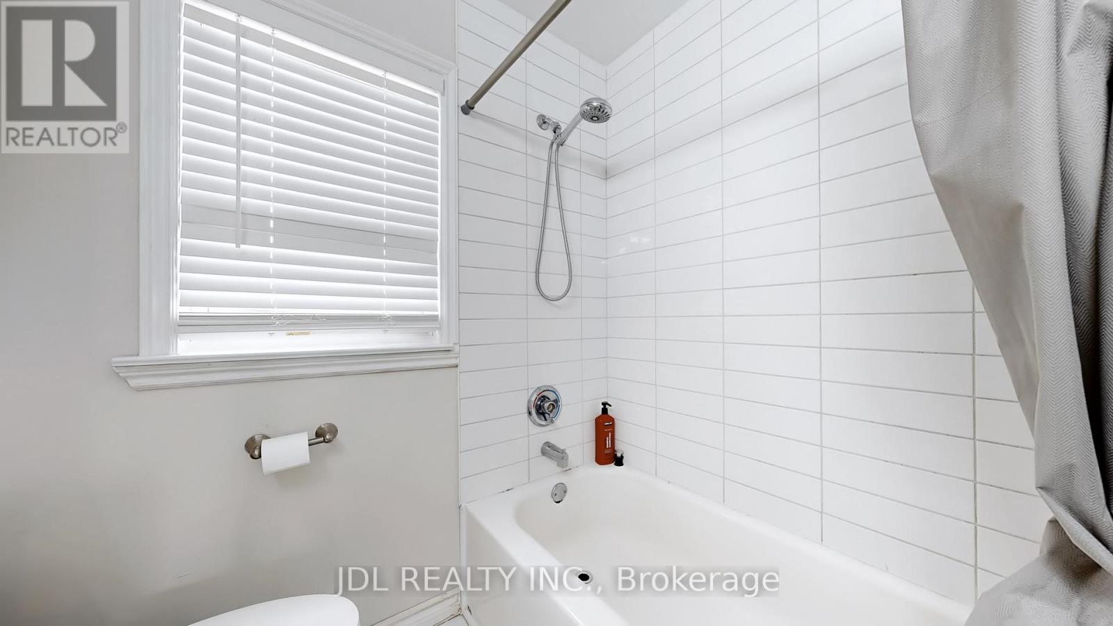 11 Red Robin Road, Georgina, Ontario  L4P 3E9 - Photo 32 - N12939934