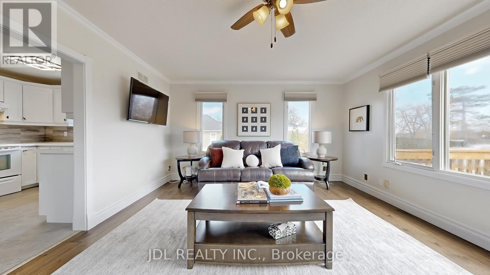 11 Red Robin Road, Georgina, Ontario  L4P 3E9 - Photo 21 - N12939934