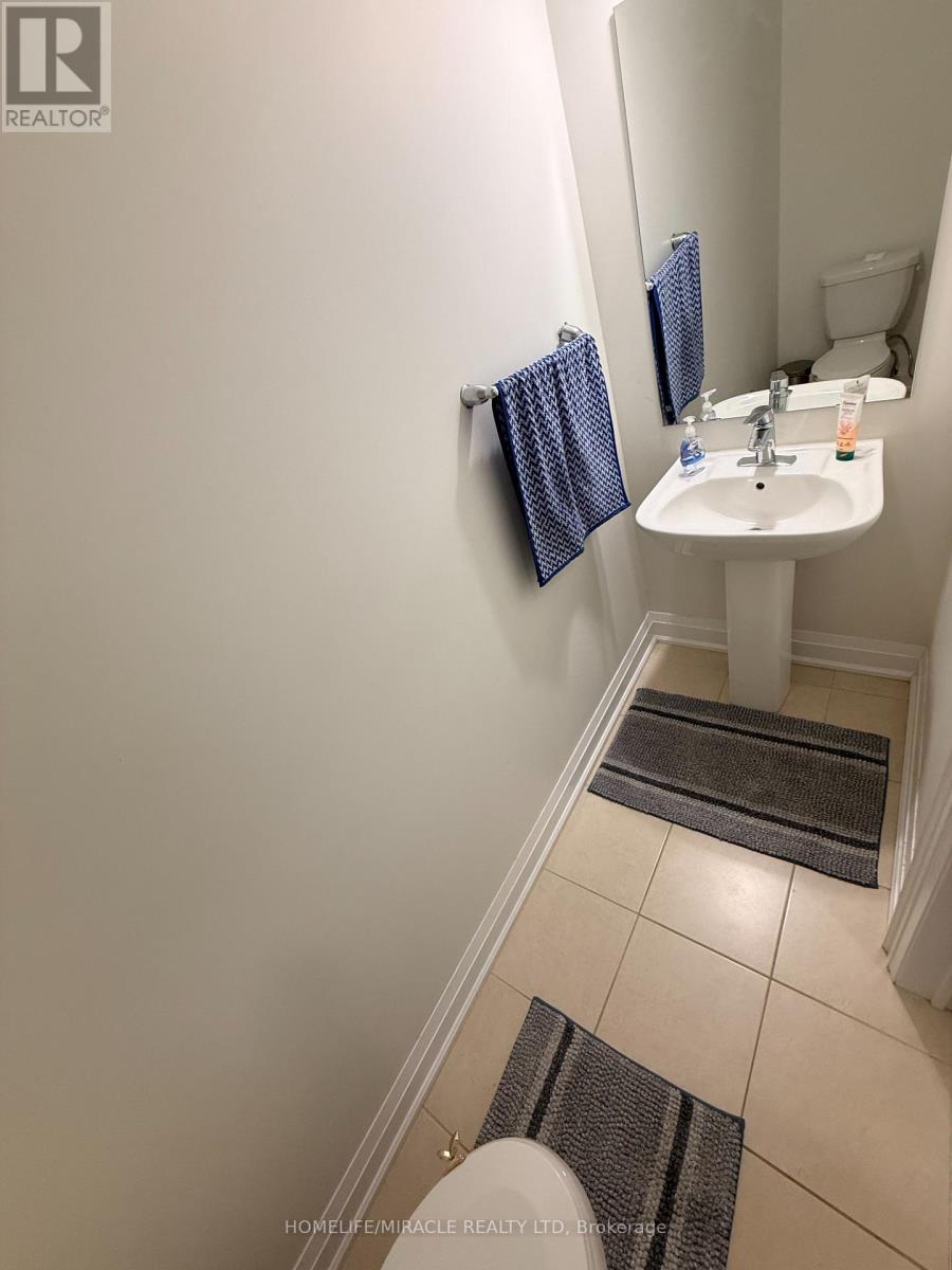 300 Symington Court, Oshawa, Ontario  L1L 0J9 - Photo 10 - E12954416