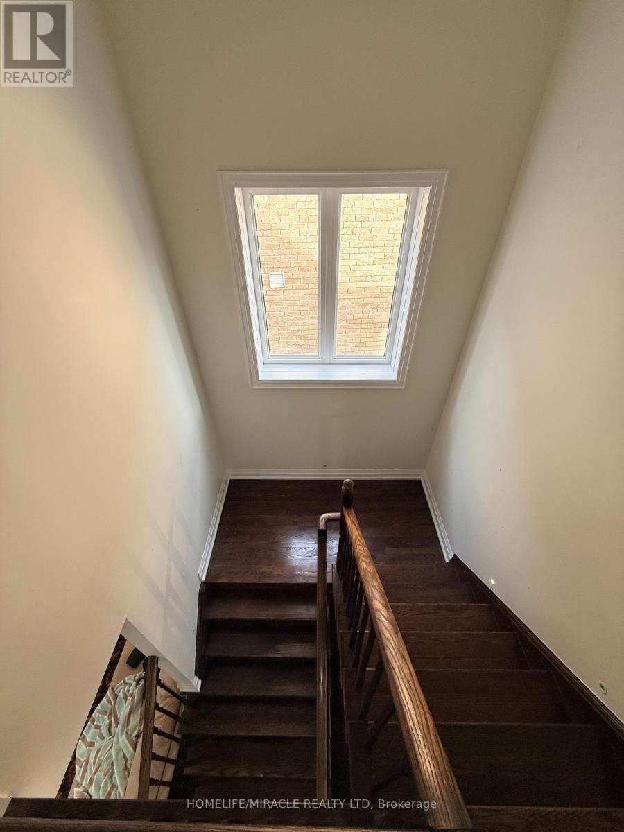 300 Symington Court, Oshawa, Ontario  L1L 0J9 - Photo 18 - E12954416