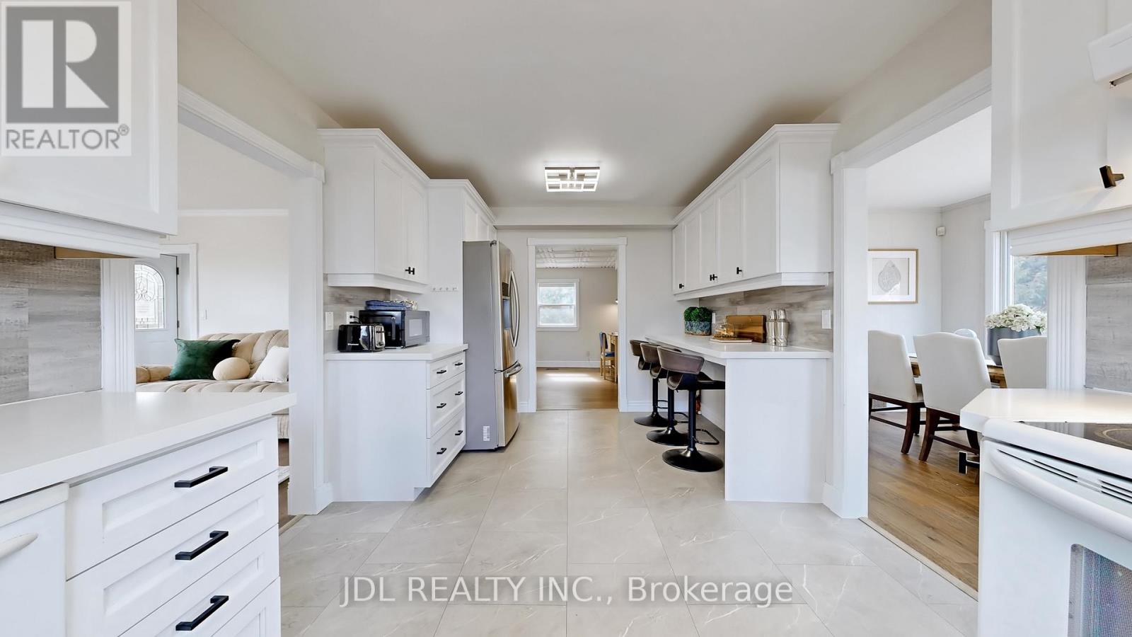 11 Red Robin Road, Georgina, Ontario  L4P 3E9 - Photo 23 - N12939934