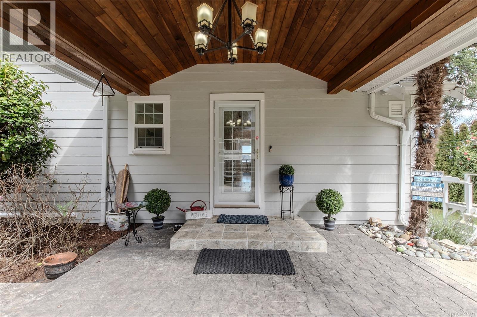 319 Chemainus Rd, Ladysmith, British Columbia  V9G 1X9 - Photo 4 - 1030353