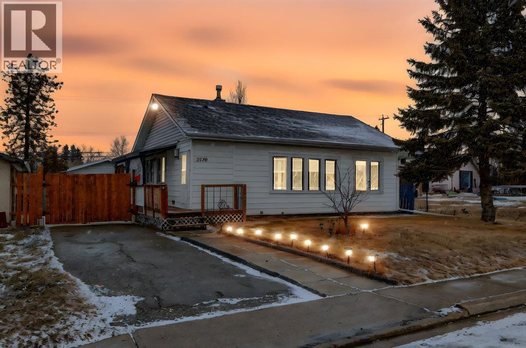 2130 20 Avenue, Bowden, Alberta  T0M 0K0 - Photo 2 - A2296528