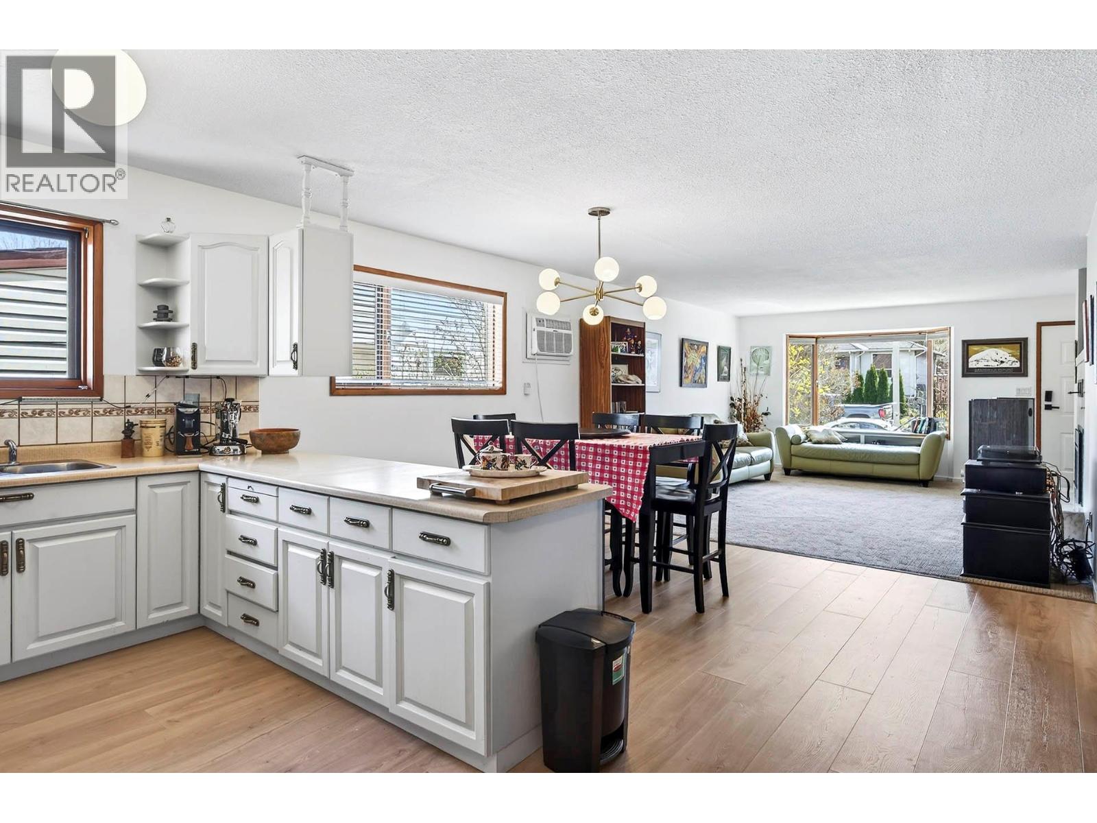 930 Nicola Street, Kamloops, British Columbia  V2C 2R9 - Photo 4 - 10381530