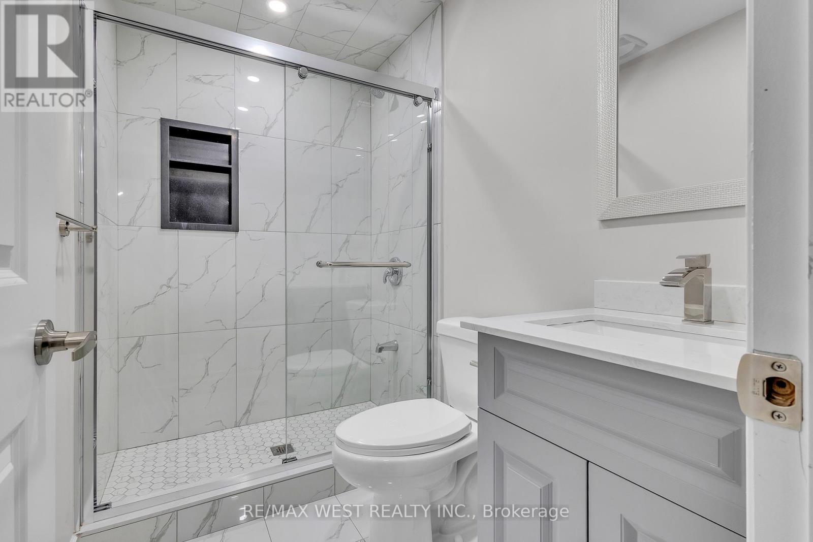 65 Port Royal Avenue, Vaughan, Ontario  L4H 4K6 - Photo 39 - N12954396