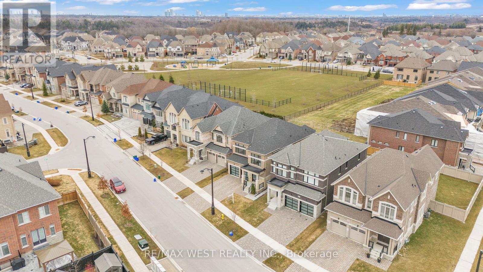 65 Port Royal Avenue, Vaughan, Ontario  L4H 4K6 - Photo 45 - N12954396