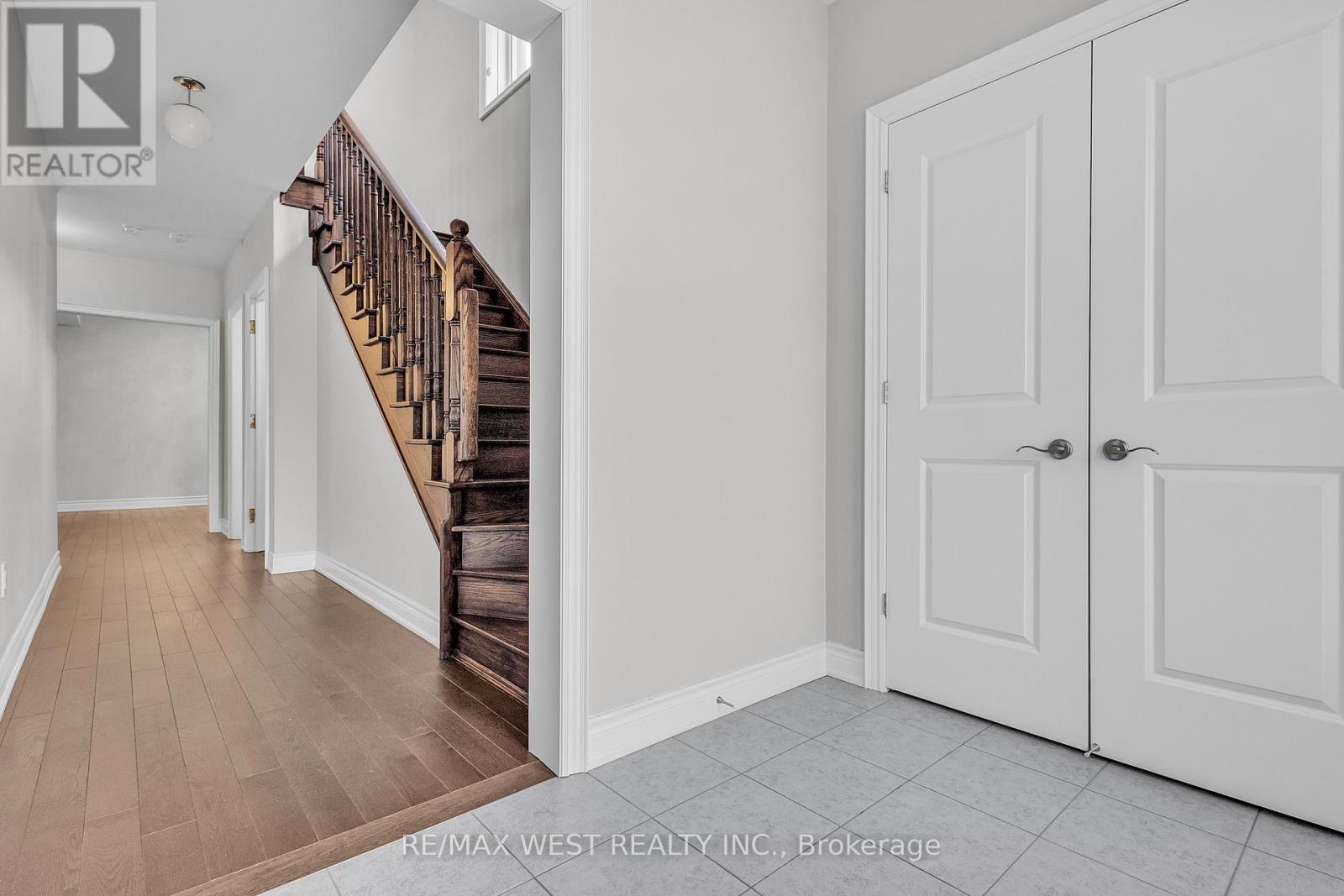 65 Port Royal Avenue, Vaughan, Ontario  L4H 4K6 - Photo 6 - N12954396