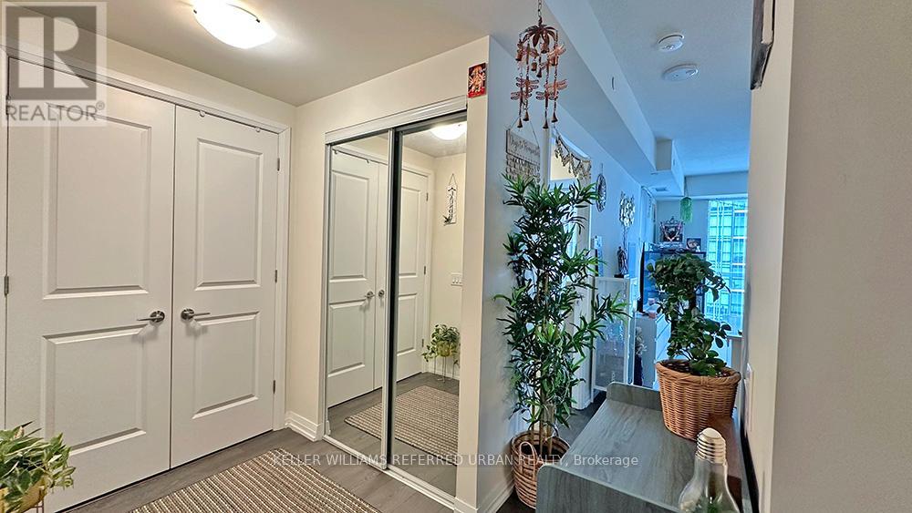 1001 - 50 Thomas Riley Road, Toronto, Ontario  M9B 0C5 - Photo 4 - W12954406