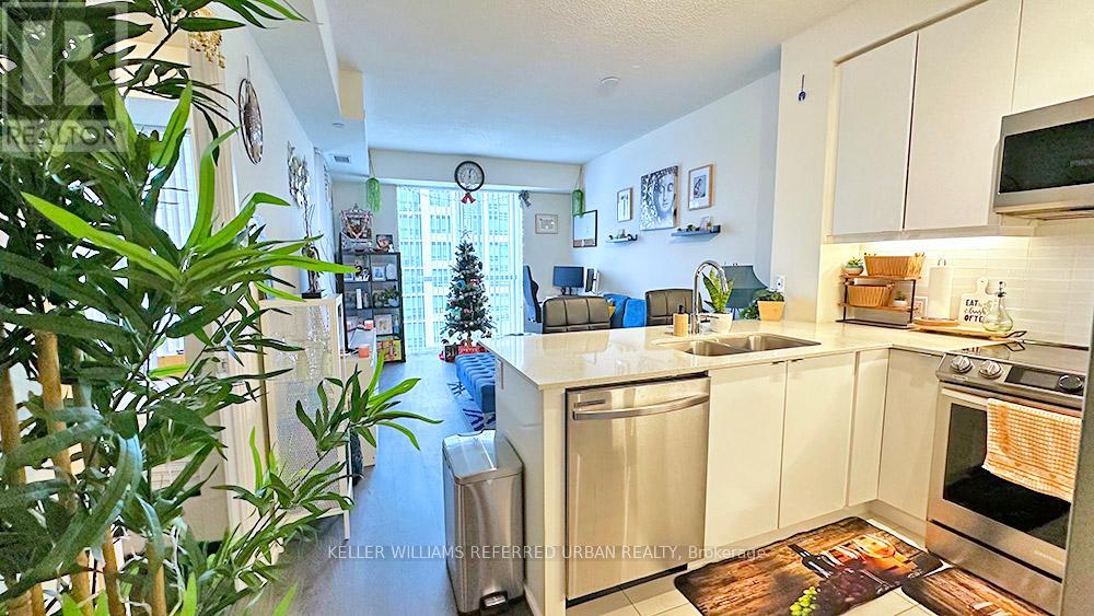 1001 - 50 Thomas Riley Road, Toronto, Ontario  M9B 0C5 - Photo 7 - W12954406