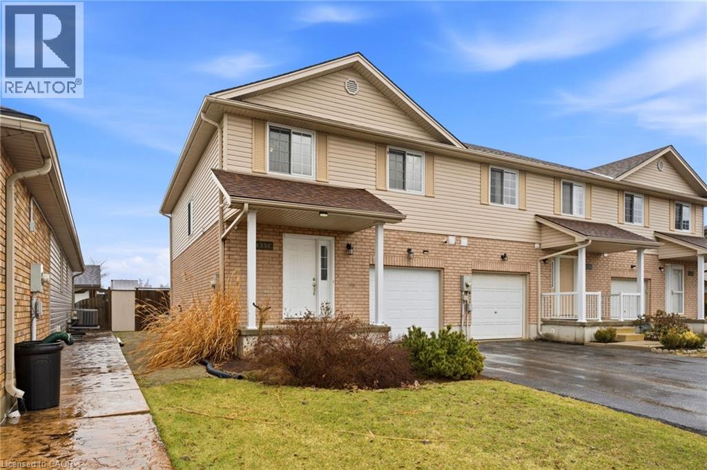 123 WHITLAW Way Unit# C, Paris, Ontario