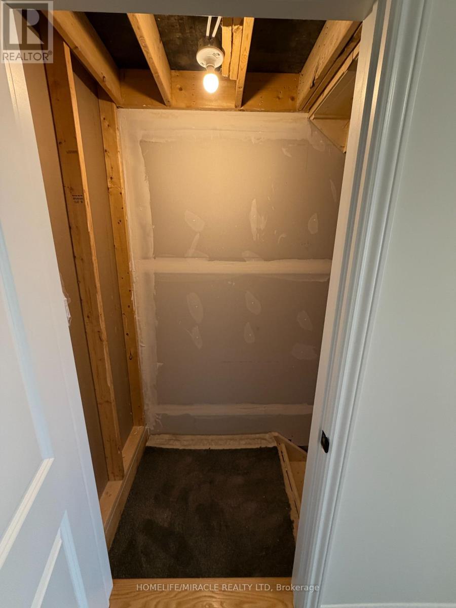 115 Mattingley Street, Brant, Ontario  N3L 2M2 - Photo 11 - X12954404