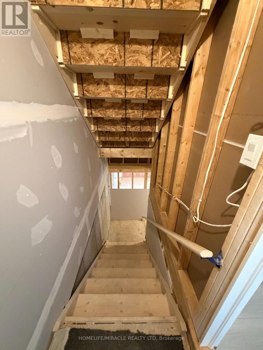 115 Mattingley Street, Brant, Ontario  N3L 2M2 - Photo 12 - X12954404