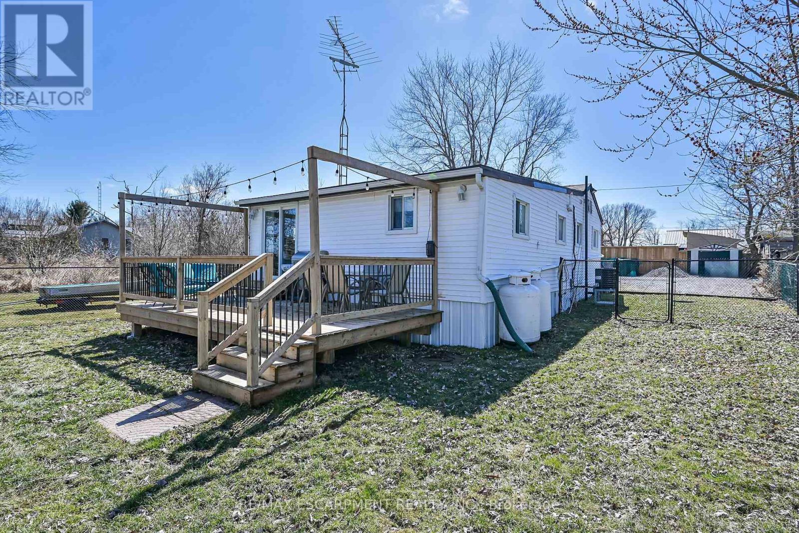 16 Swallow Lane, Haldimand, Ontario  N0A 1P0 - Photo 42 - X12933256