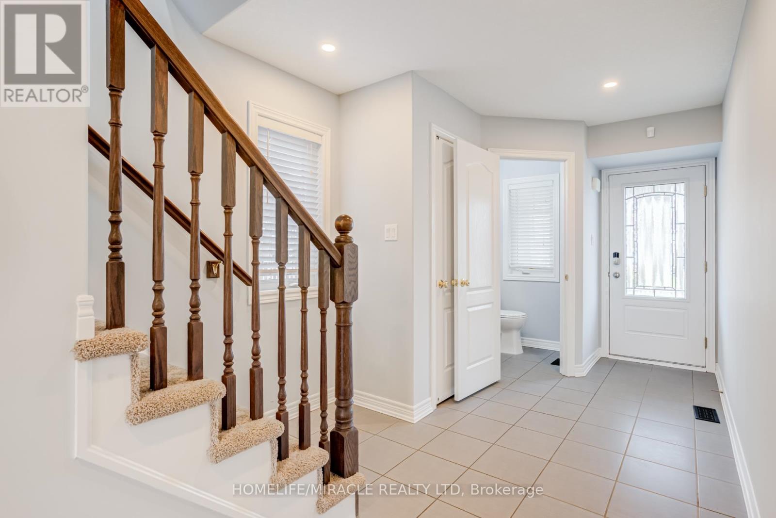 179 Hutchinson Drive, New Tecumseth, Ontario  L9R 0P9 - Photo 4 - N12954424