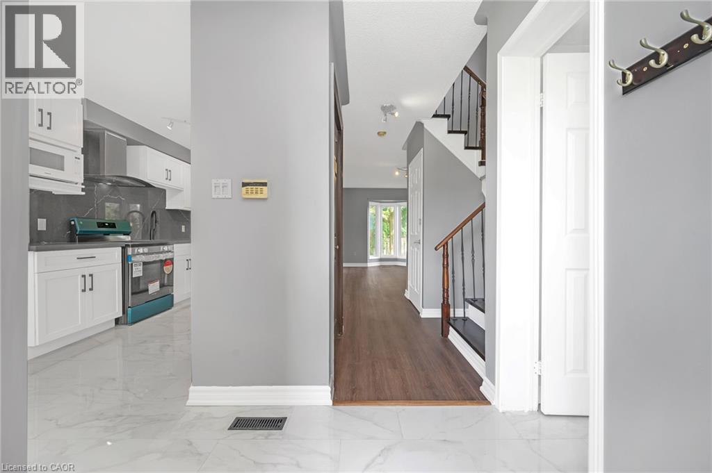 510 Taylor Crescent, Burlington, Ontario  L7L 6G3 - Photo 4 - 40817400