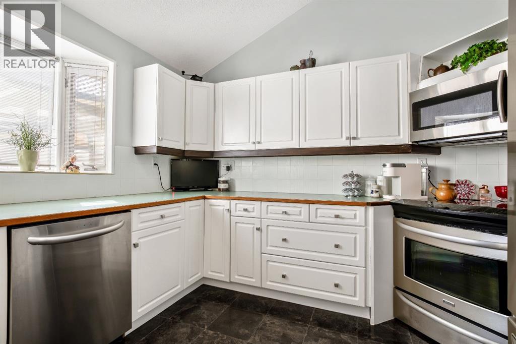 35 Parkwood Crescent, Strathmore, Alberta  T1P 1H5 - Photo 14 - A2289094