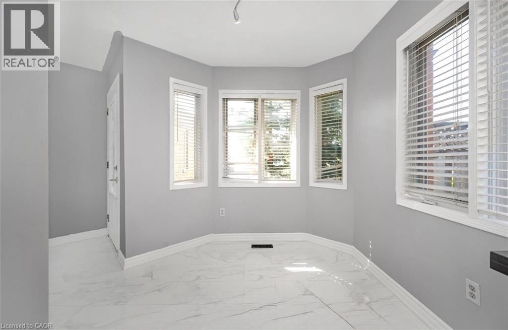 510 Taylor Crescent, Burlington, Ontario  L7L 6G3 - Photo 6 - 40817400