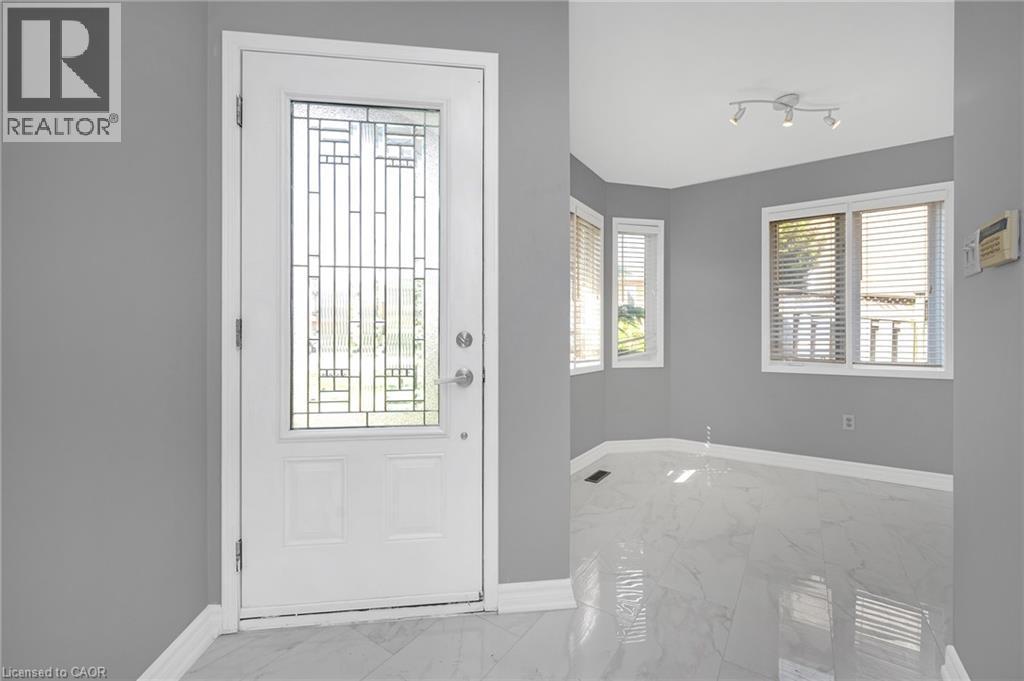 510 Taylor Crescent, Burlington, Ontario  L7L 6G3 - Photo 5 - 40817400