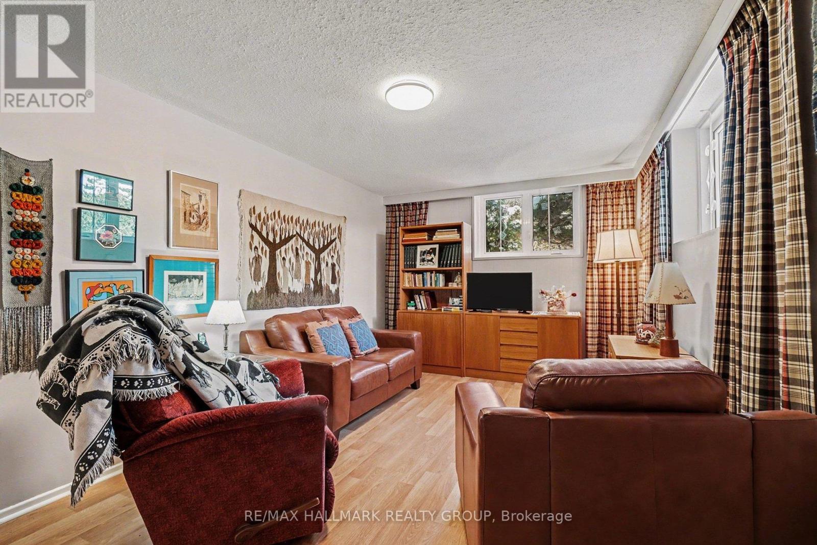 1044 Adley Road, Ottawa, Ontario  K1J 8B9 - Photo 23 - X12954440