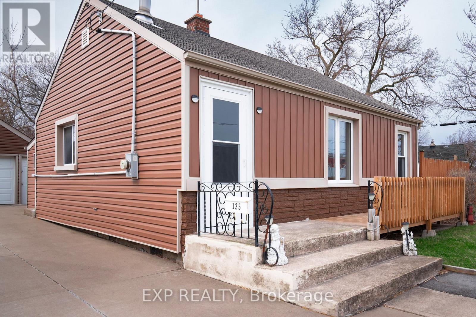 125 Grantham Avenue S, St. Catharines, Ontario  L2P 3H3 - Photo 3 - X12954488