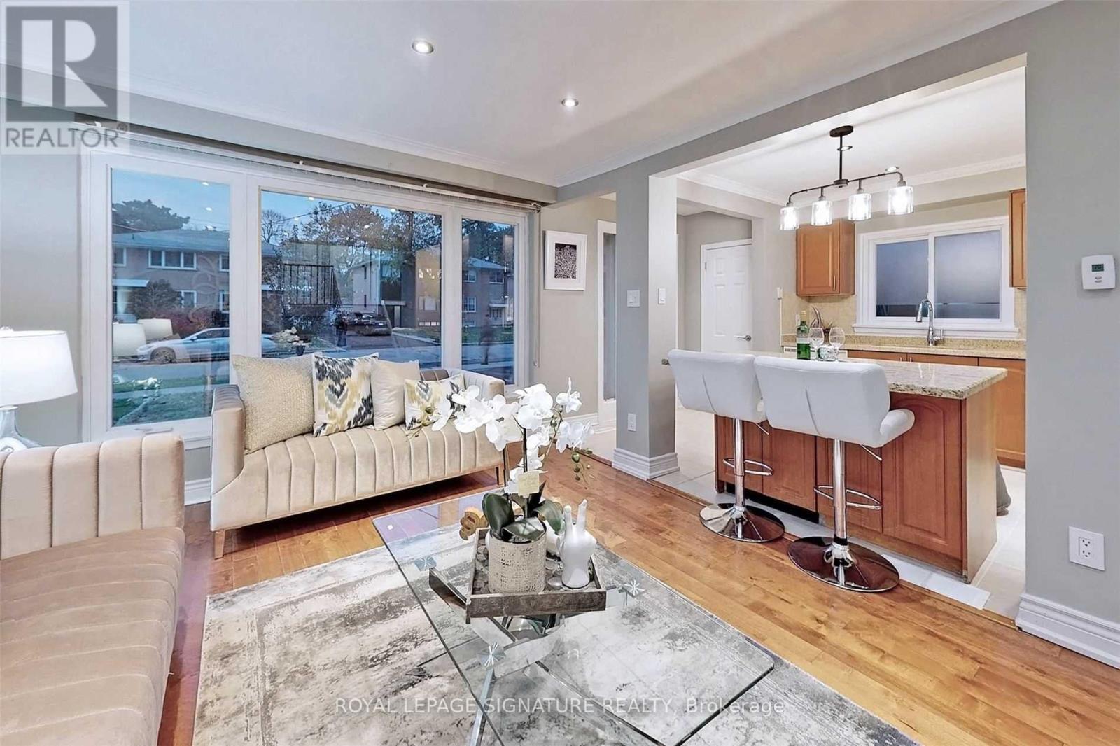 Upper - 65 Holcolm Road, Toronto, Ontario  M2N 2C8 - Photo 3 - C12954466