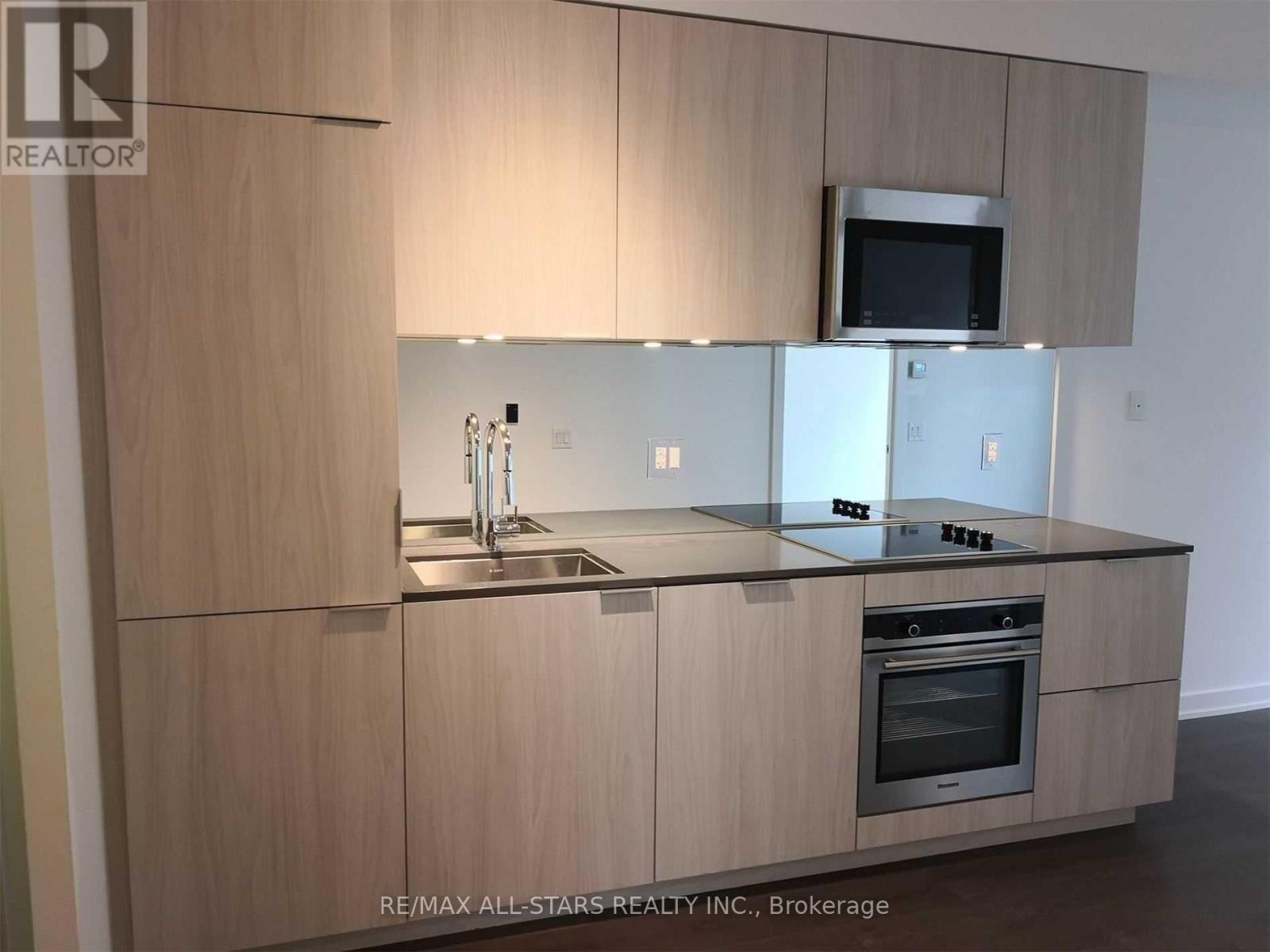 1001 - 609 Avenue Road, Toronto, Ontario  M4V 0B1 - Photo 4 - C12954482