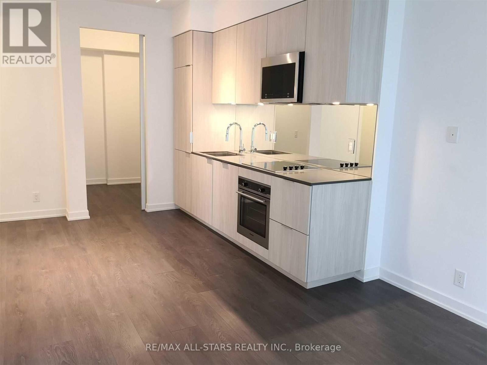 1001 - 609 Avenue Road, Toronto, Ontario  M4V 0B1 - Photo 8 - C12954482