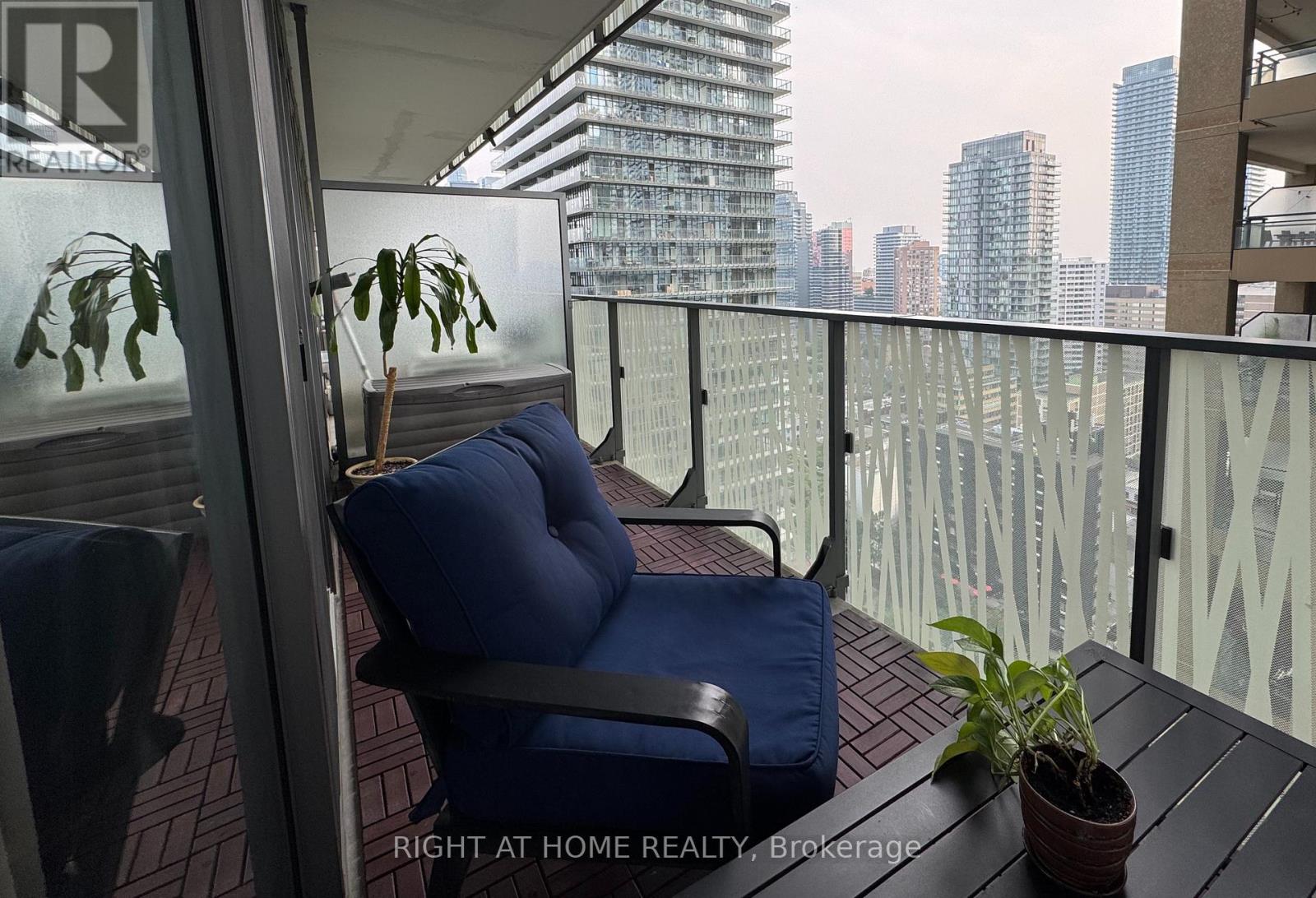 2206 - 42 Charles Street E, Toronto, Ontario  M4Y 1N3 - Photo 15 - C12954486