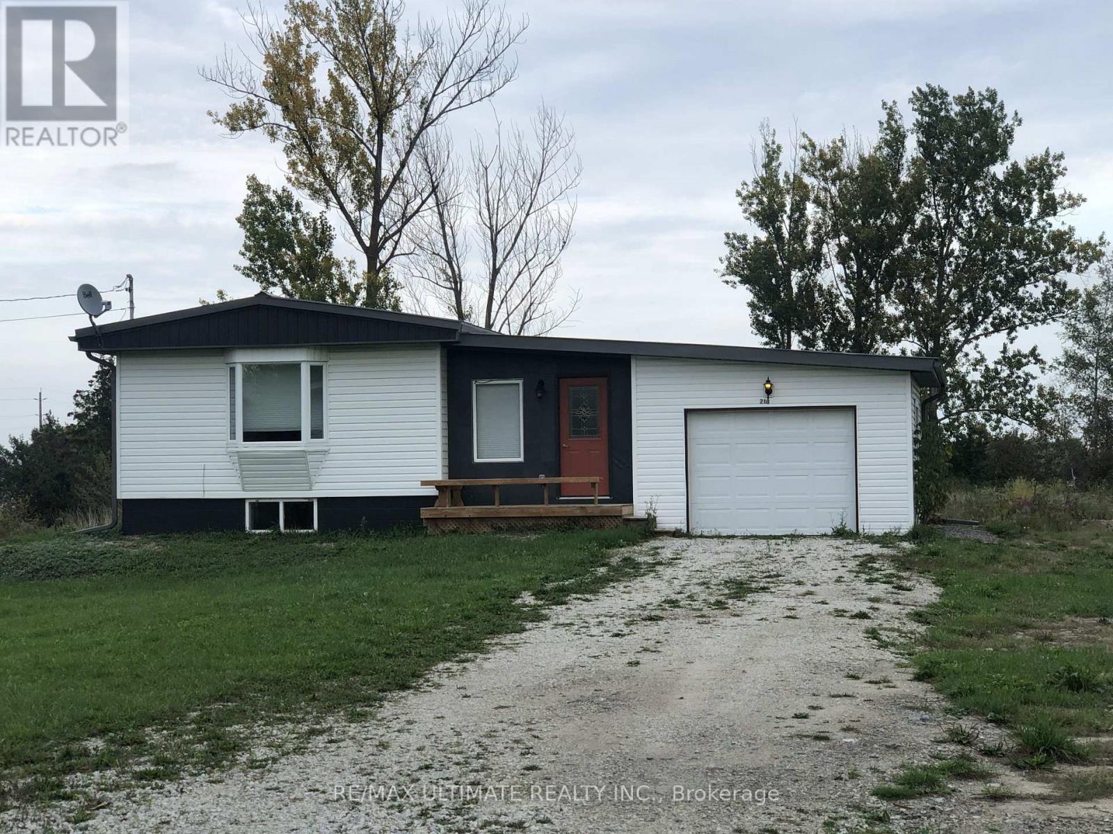 210 Side Street, Clearview, Ontario  L0M 1S0 - Photo 3 - S12954456