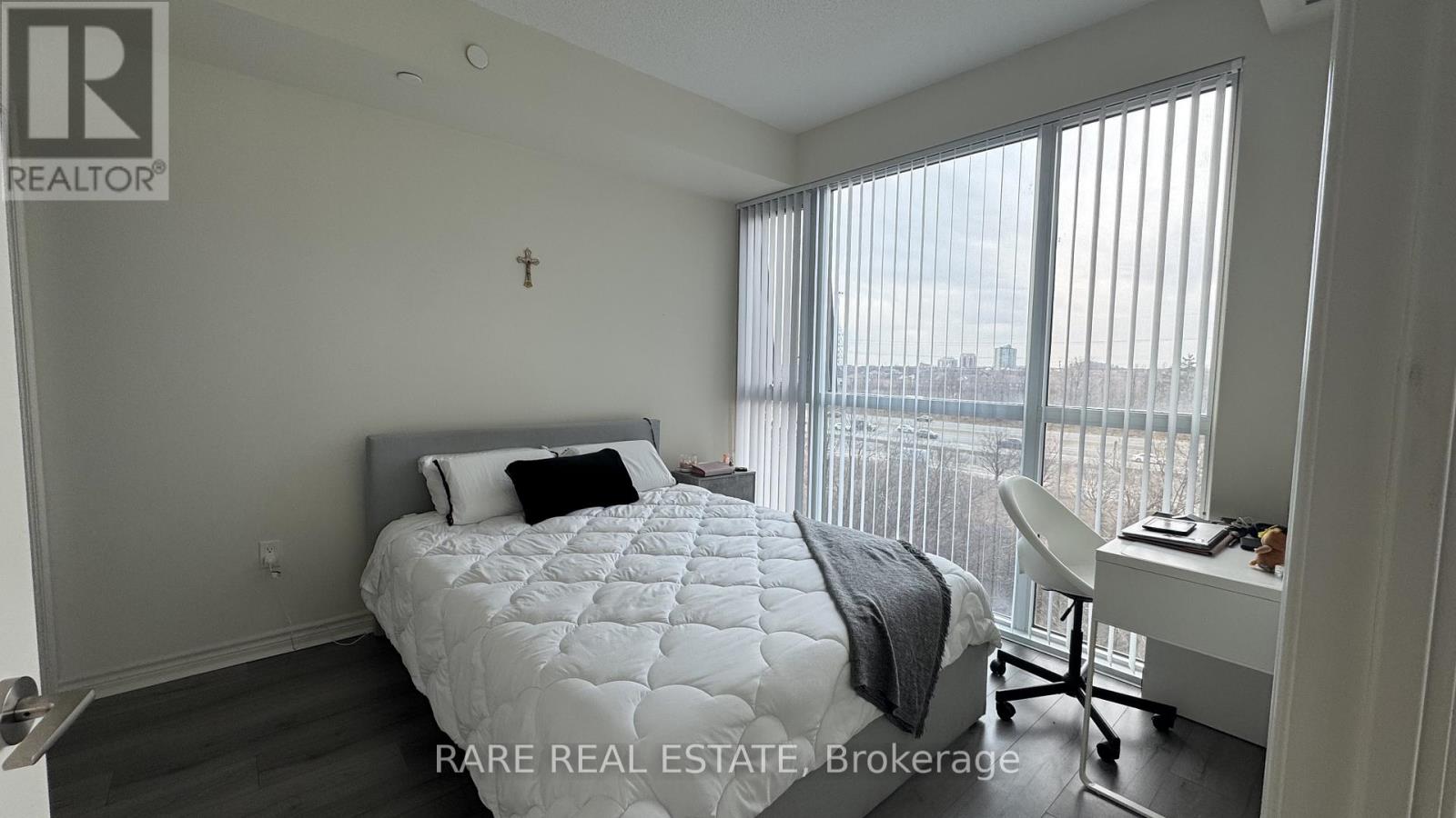 605 - 349 Rathburn Road W, Mississauga, Ontario  L5B 0G9 - Photo 5 - W12954476