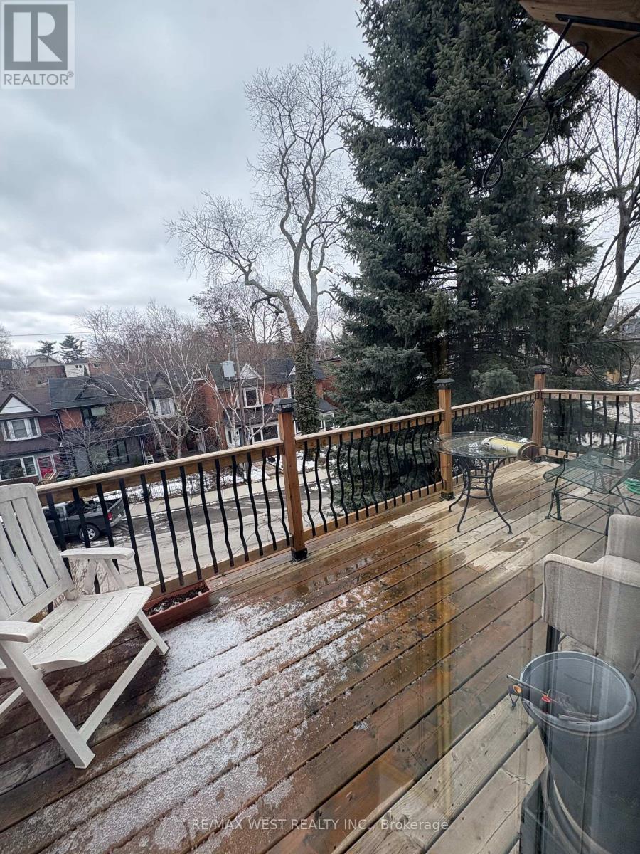 1 - 87 Medland Crescent, Toronto, Ontario  M6P 2N3 - Photo 2 - W12954478