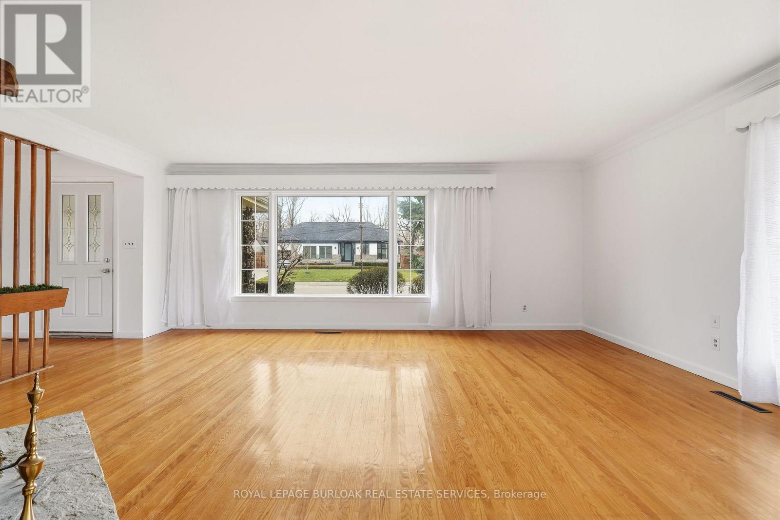 890 Falcon Boulevard, Burlington, Ontario  L7T 3B7 - Photo 14 - W12954490