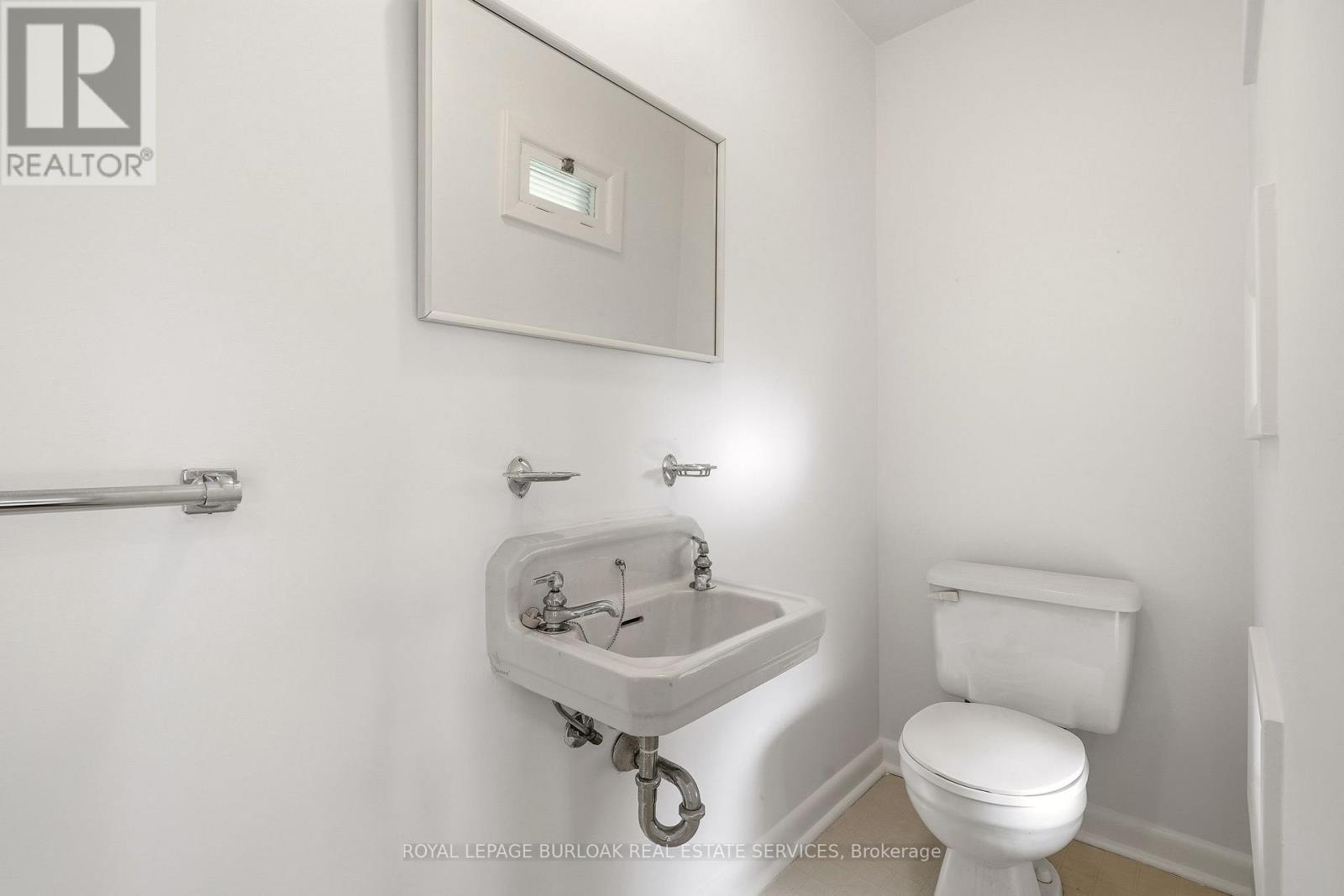 890 Falcon Boulevard, Burlington, Ontario  L7T 3B7 - Photo 28 - W12954490