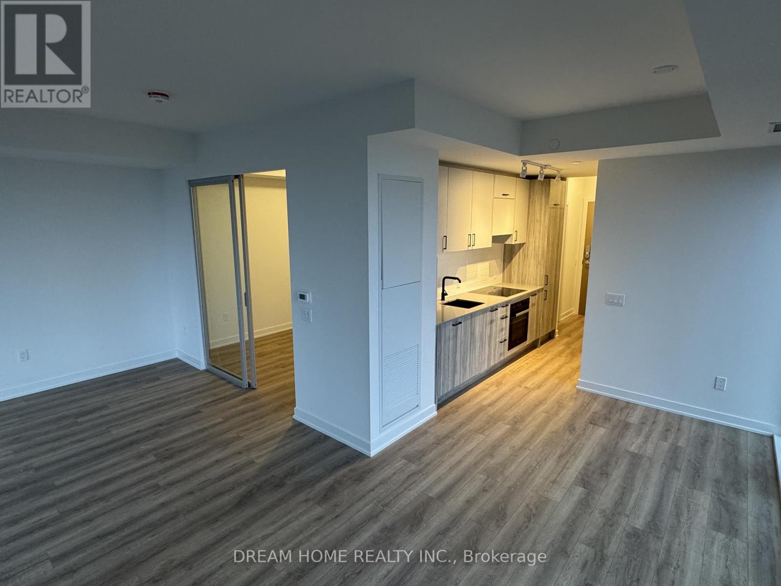 1111 - 5 Quarrington Lane, Toronto, Ontario  M3C 0S5 - Photo 4 - C12953326